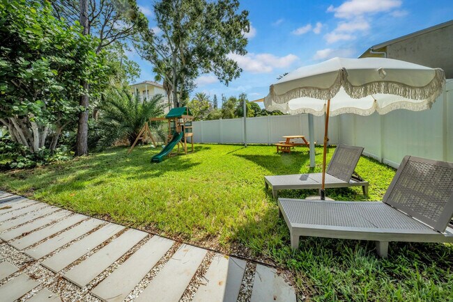 Building Photo - 555 S Gulf Dr