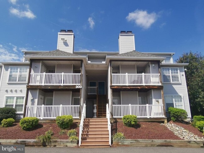 Building Photo - 306 Waters Edge Dr