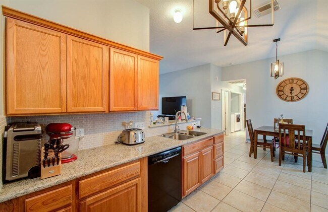 Building Photo - 4010 Bealey Ln