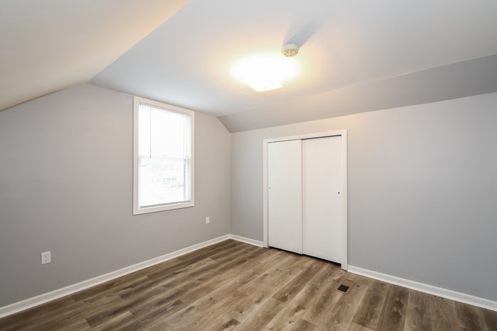 Building Photo - 720 Meadow Ln