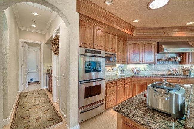 Building Photo - 2703 Brush Creek Rd