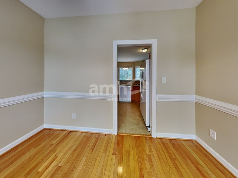 Building Photo - 56 Locket Dr