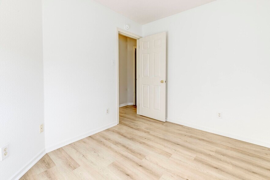 Building Photo - 348 Atherton Dr