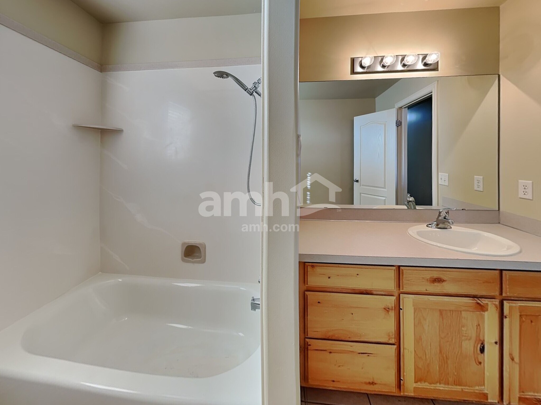 Building Photo - 856 E 2150 S