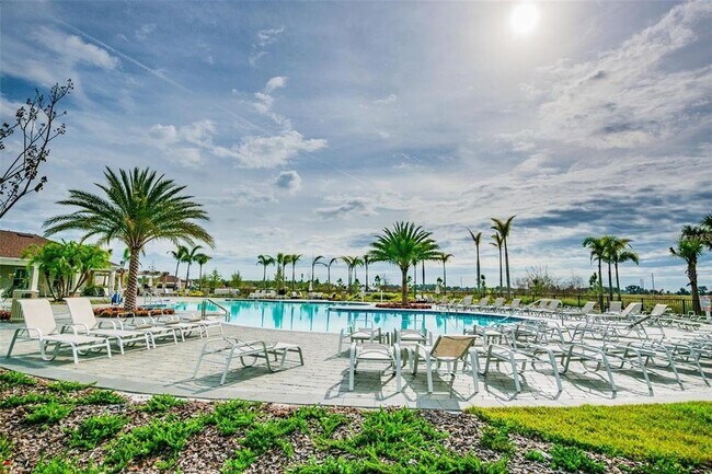 Building Photo - 11176 Leland Groves Dr