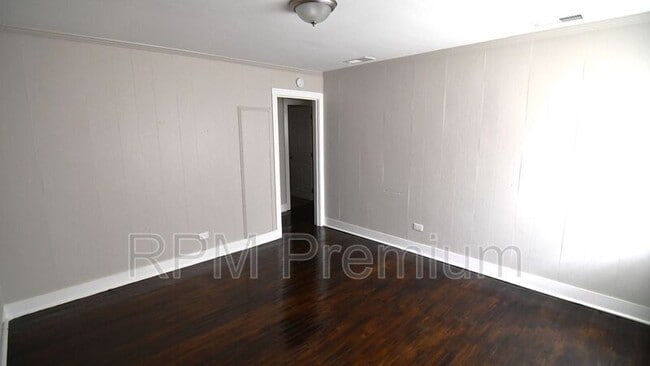 Building Photo - 2766 Seneca St
