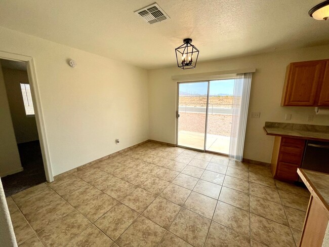 Building Photo - Nice 2 Bedroom 1 Bath Home! *HOME IS CURRENTLY OCCUPIED, PLEASE DO NOT DISTURB THE TENANTS*