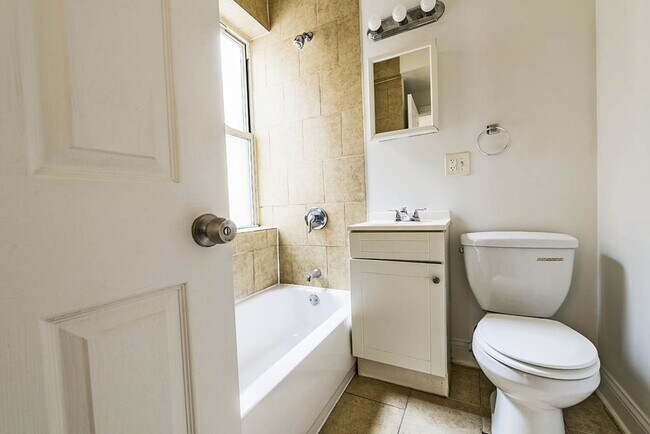 Building Photo - 6954 S Calumet Ave