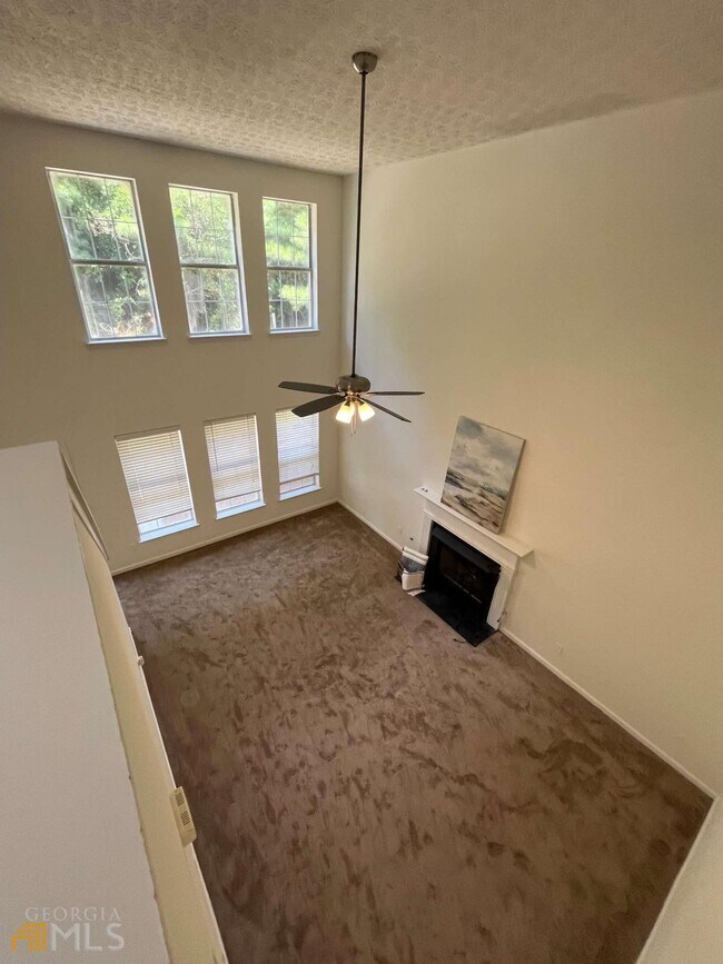 Building Photo - 1320 Gates Cir SE