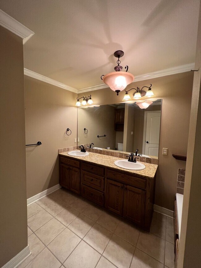 Building Photo - Gated Community close to Barksdale Air For...