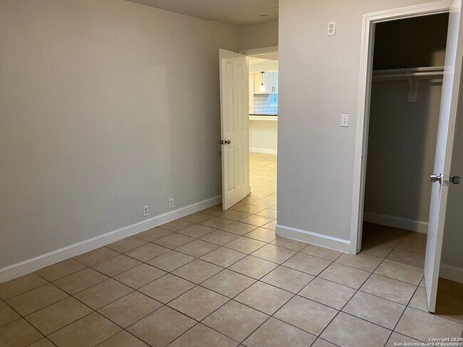 Building Photo - Dinn Drive