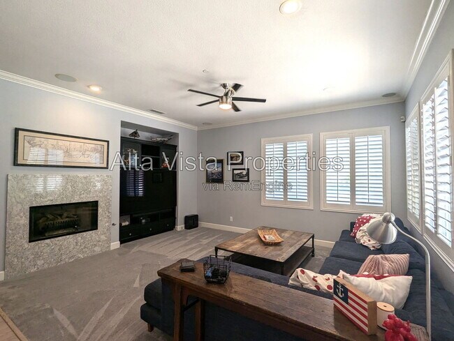 Building Photo - 9129 White Alder Ct