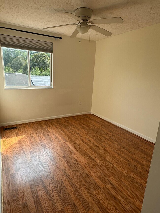 Building Photo - 19048 Partridge Wood Dr
