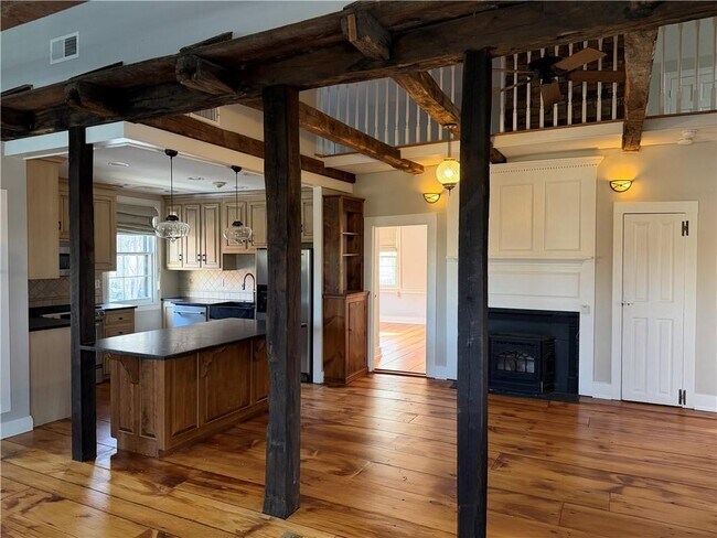 Building Photo - 31 Bradford St