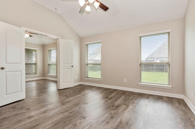 Building Photo - 9735 Stratton Ridge Dr