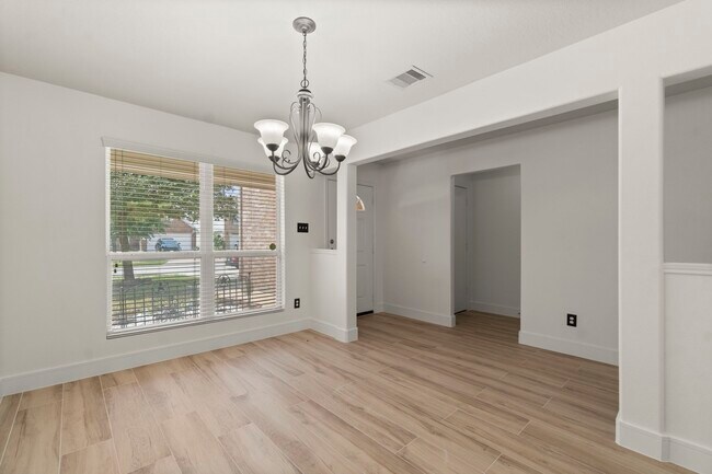Building Photo - 16859 Blackberry Lily Ln