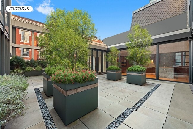 Building Photo - 27 Wooster St