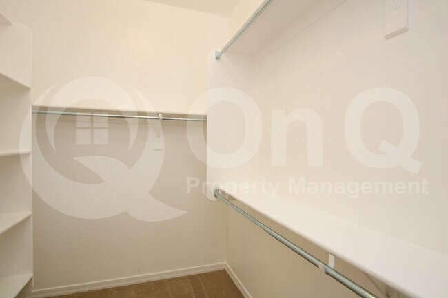 Building Photo - 1465 E Ibis St