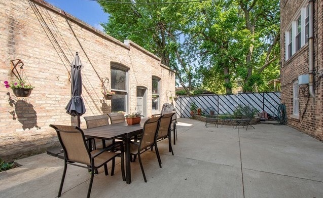 Building Photo - 7450 N Claremont Ave