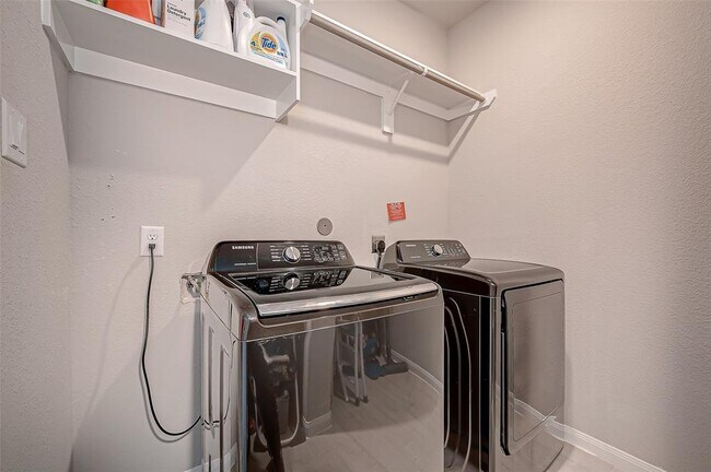 Building Photo - 1207 Dry Cork Cir