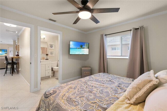 Building Photo - 3830 SE 12th Ave