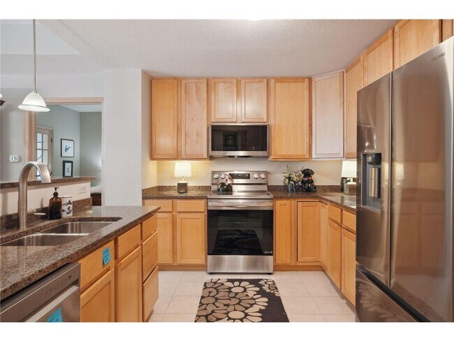 Building Photo - 2405 39th Ave NE