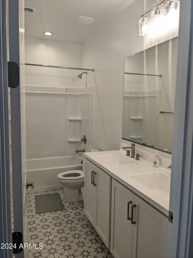 Building Photo - 2207 W Paso Trl