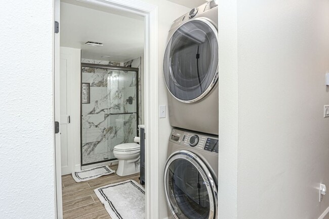 Building Photo - 6 month lease! Updated Baldy Breckenridge Townhome! Dogs negotiable!