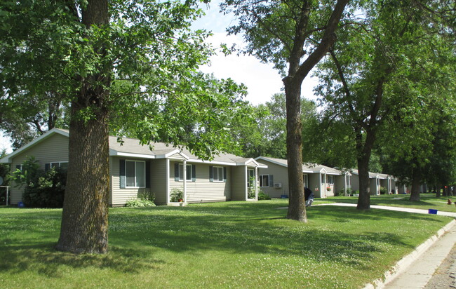 Primary Photo - Grove Heights Townhomes
