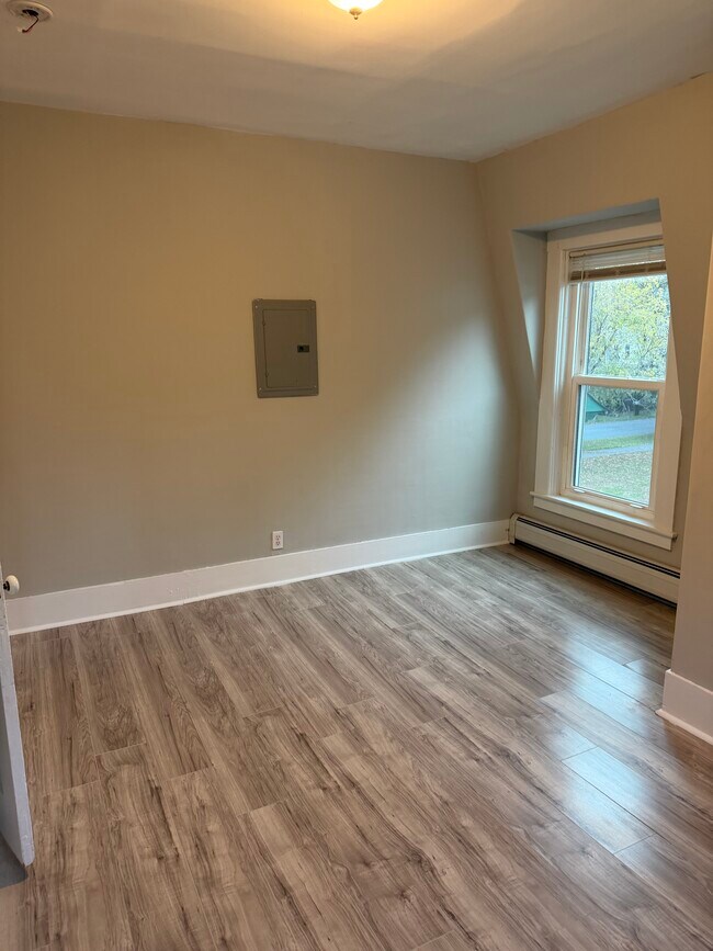 Bedroom 1 - 60 Summer St