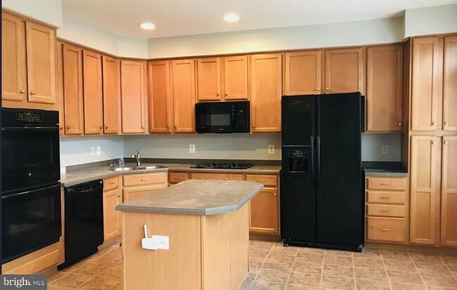Building Photo - 12453 Rose Path Cir
