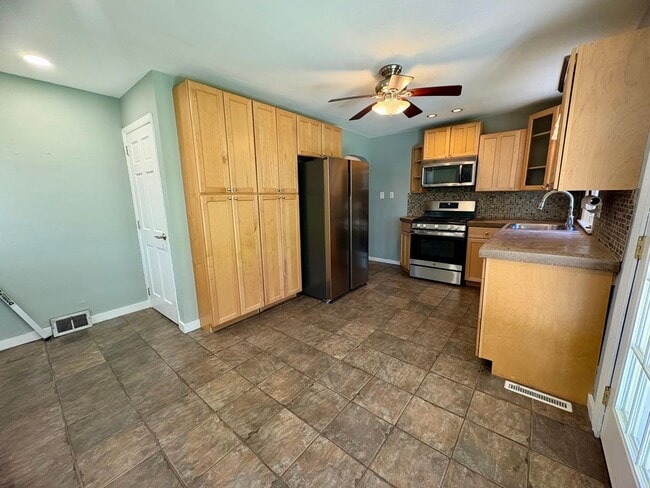 Building Photo - 2 Bedroom Rancher Available in Hershey!