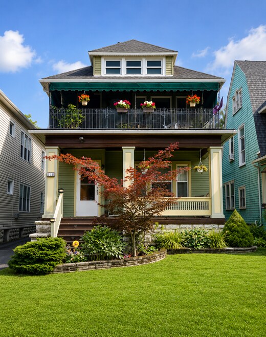 Building Photo - 118 Saranac Ave