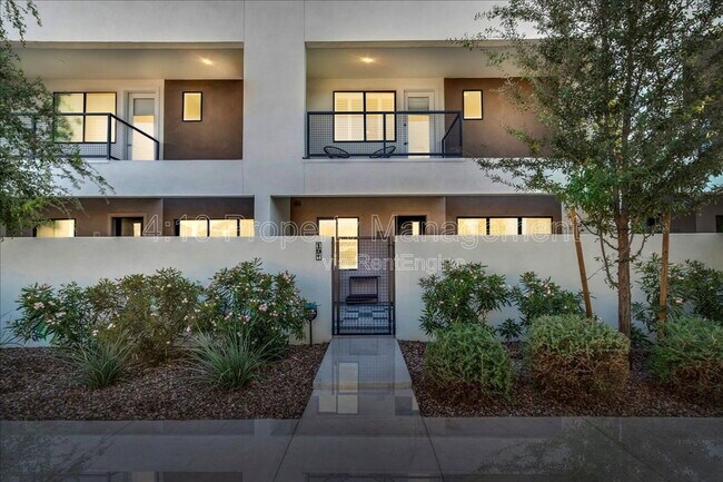 Building Photo - 1111 E Missouri Ave