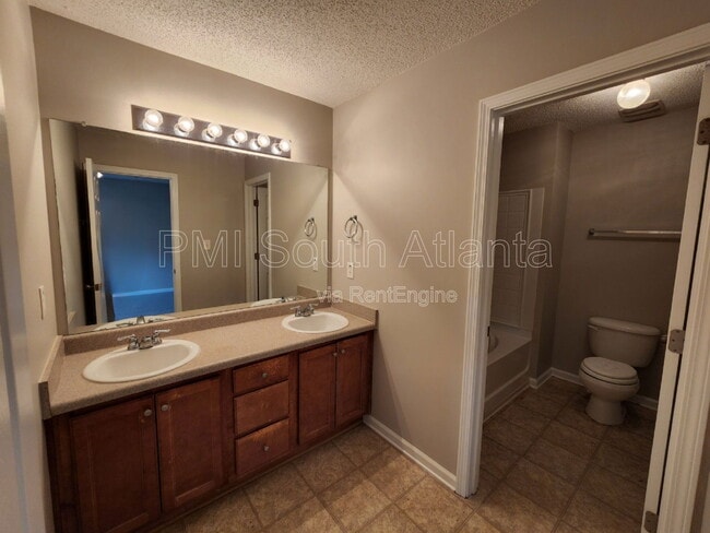 Building Photo - 176 Shenandoah Dr