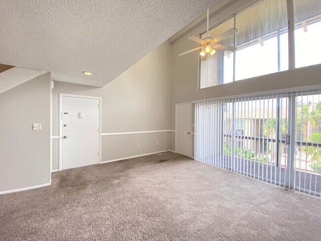 Building Photo - 566 Orange Dr
