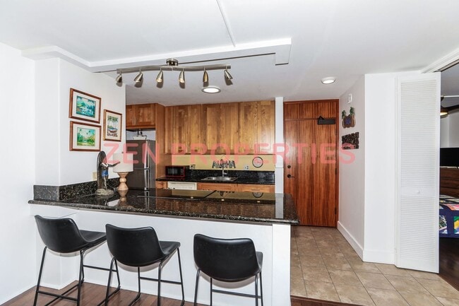 Building Photo - furnished 1 bdrm, 1 bath unit at Diamond Head Vista