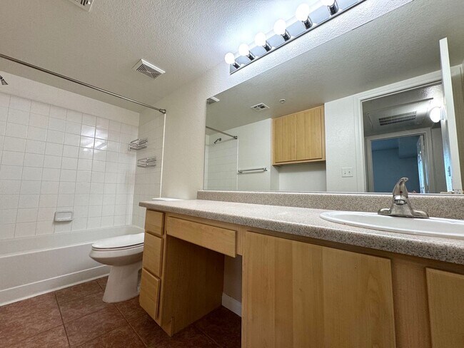 Building Photo - 6955 N Durango Dr