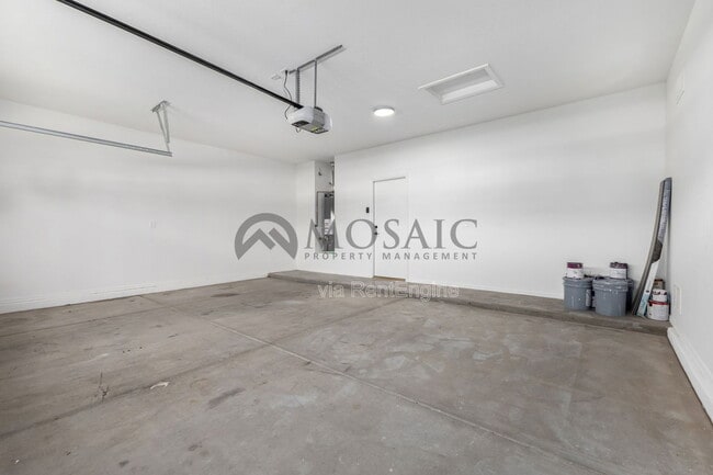 Building Photo - 4287 E Del Rio St