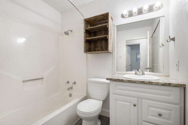 Building Photo - 4003 Sunrise Creek Dr