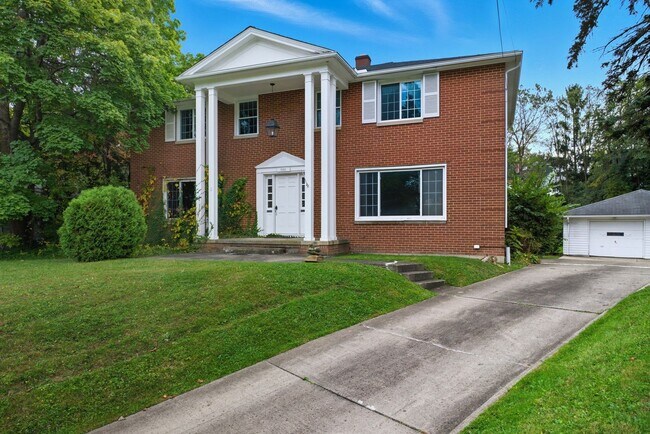 Building Photo - 8983 Highland Dr