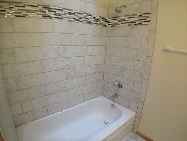 Building Photo - 1609 W 8th Ave