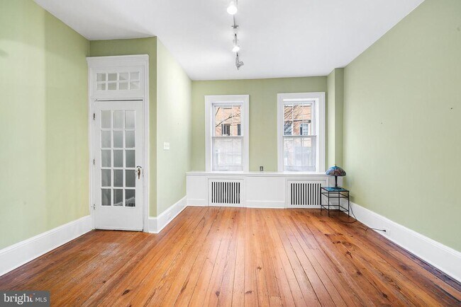 Building Photo - 705 S Warnock St