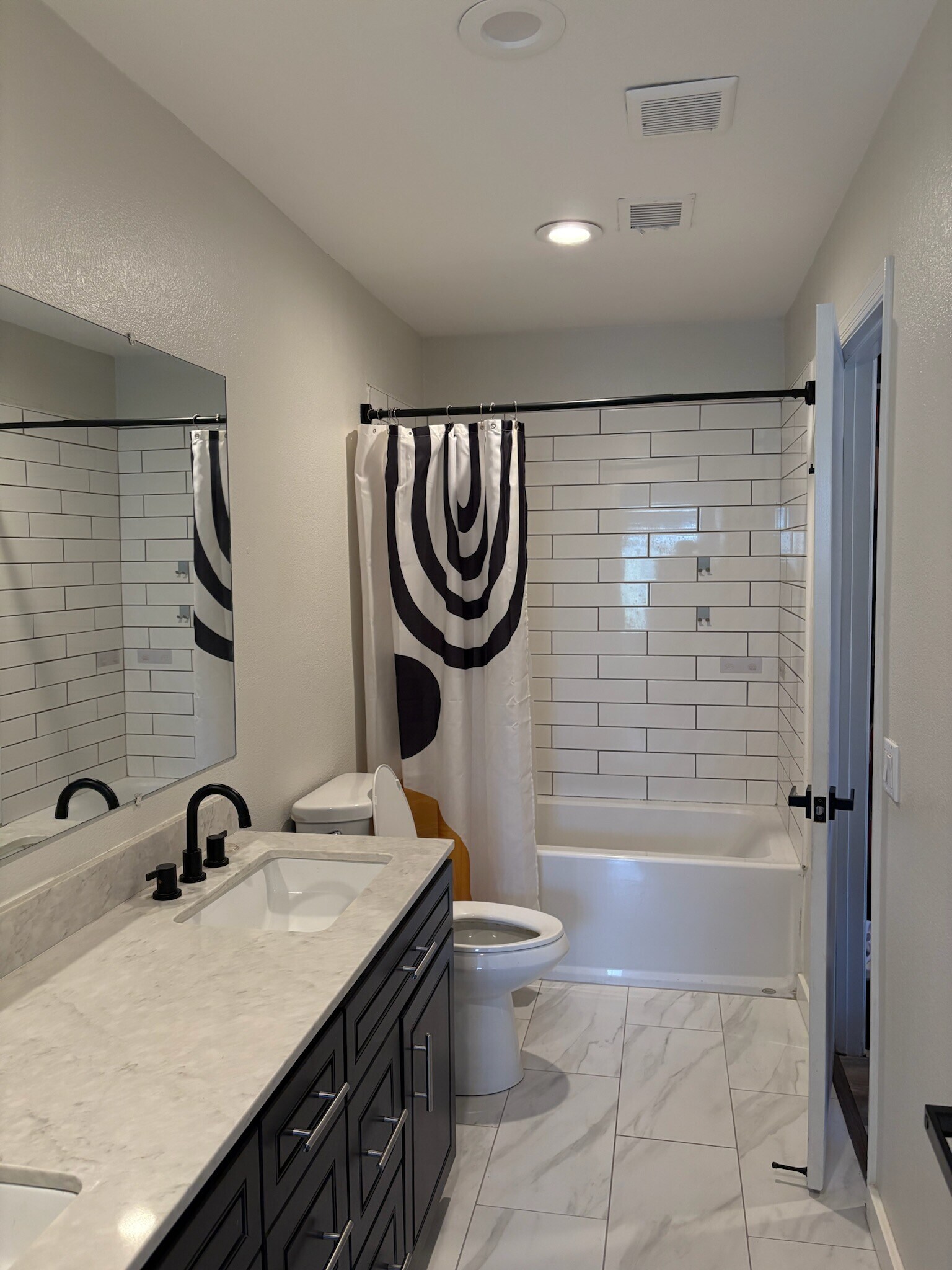Master bath - 3315 E Kelton Ln