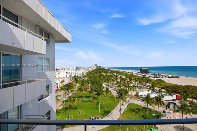 Building Photo - 465 Ocean Dr