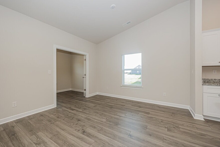 Building Photo - 3463 Quintana Dr