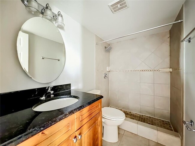 Building Photo - 568 Orange Dr