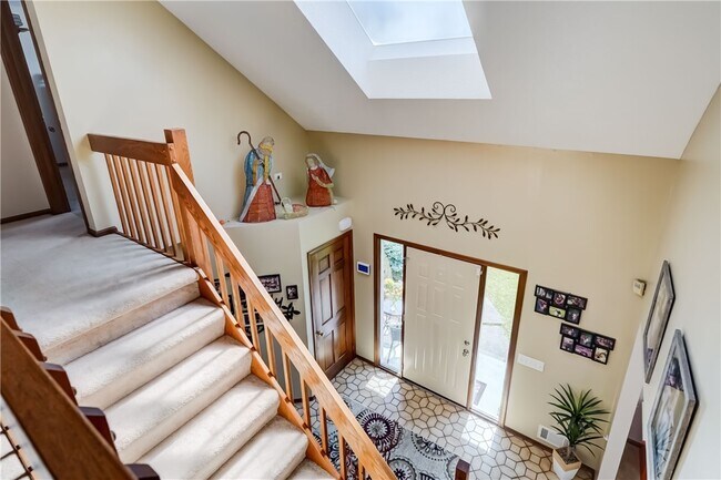 Building Photo - 31 Country Wood Landing