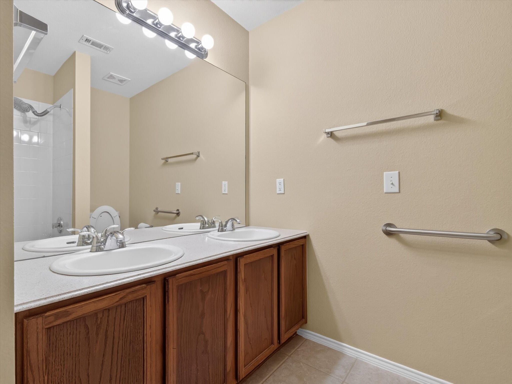 Building Photo - 3004 Sawgrass Dr