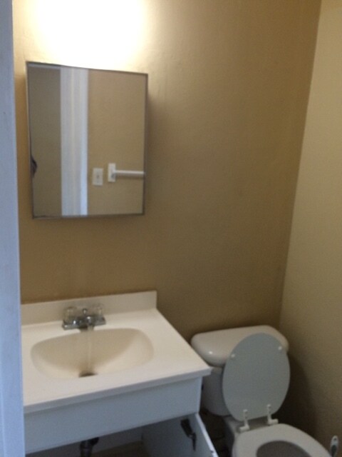 Building Photo - 721 SW 2nd Ct